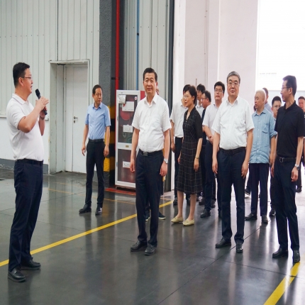 泰州市委常委、統戰部部長張小兵一行來泰隆調研